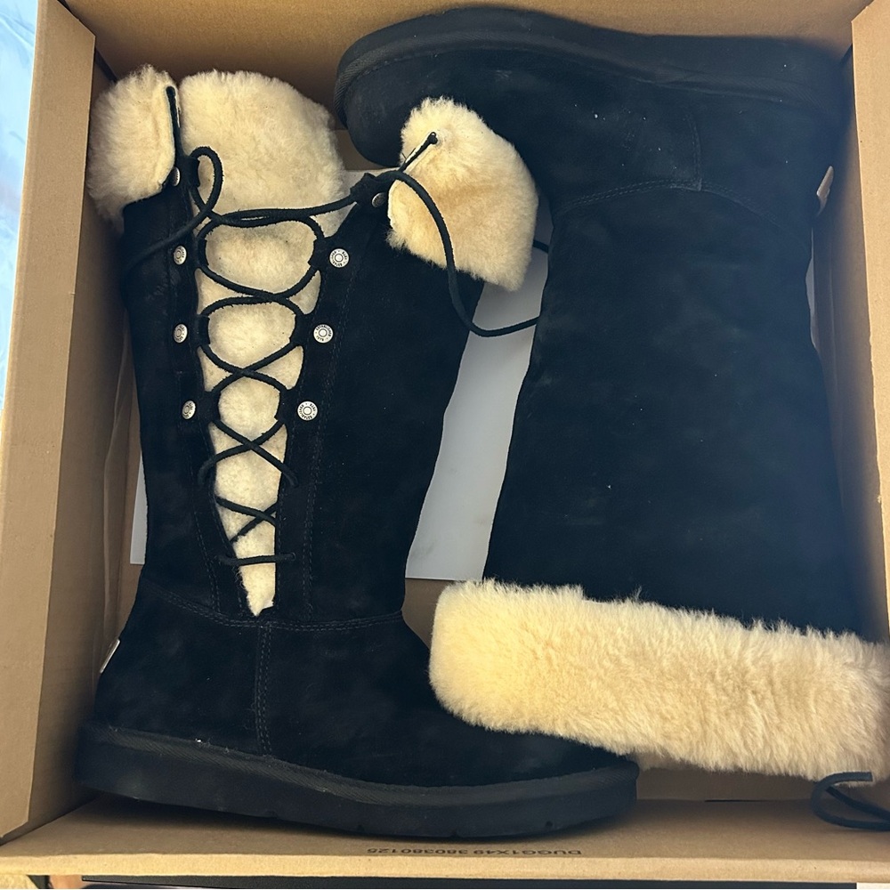 UGG Upside 5163 Boots Size 7 Tall Black Suede Lace Up Sides Studded Sherpa Lined - Picture 2 of 8